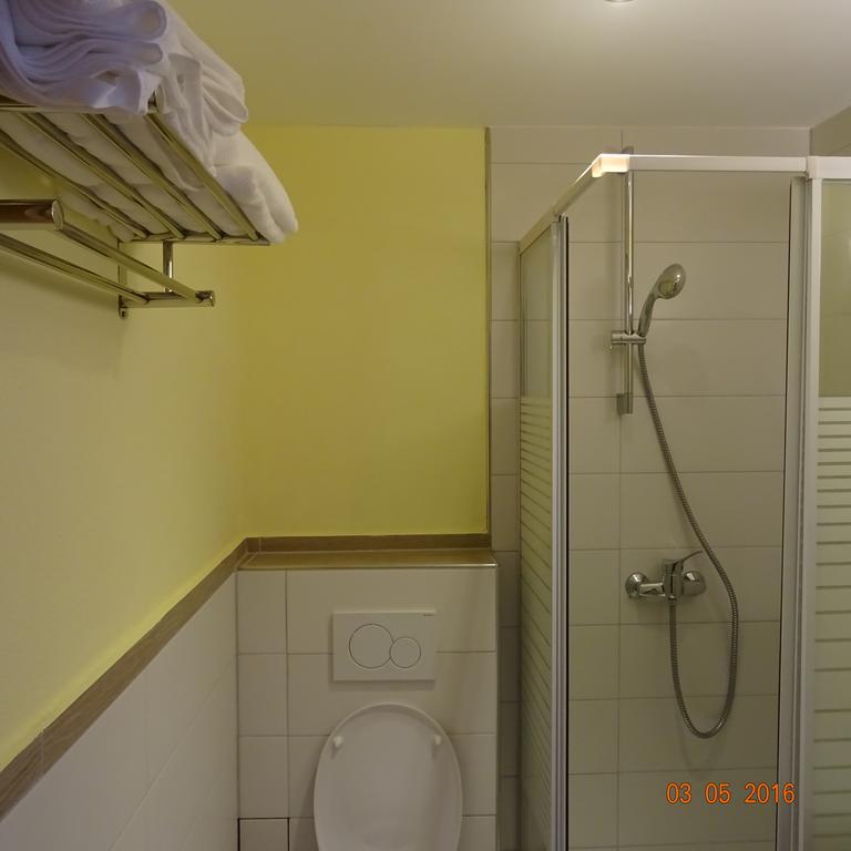 Hotel Einstein Бад Кроцинген Екстериор снимка
