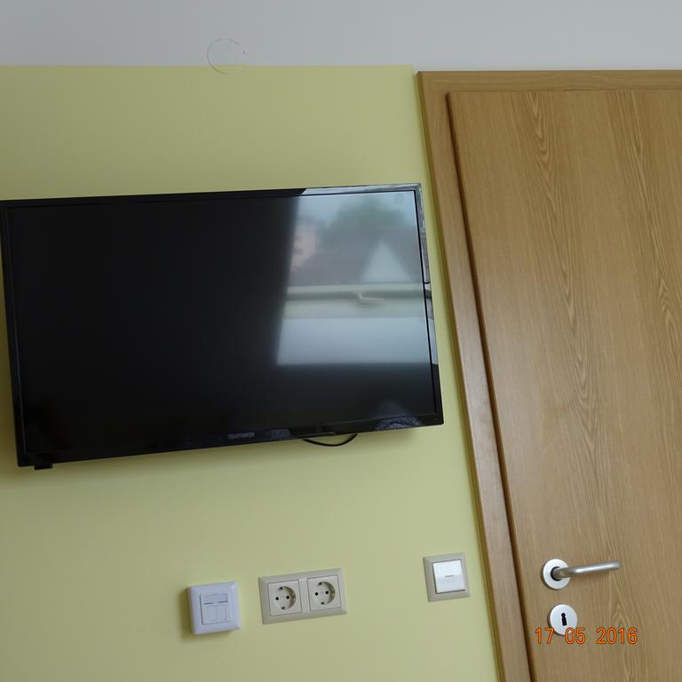 Hotel Einstein Бад Кроцинген Екстериор снимка