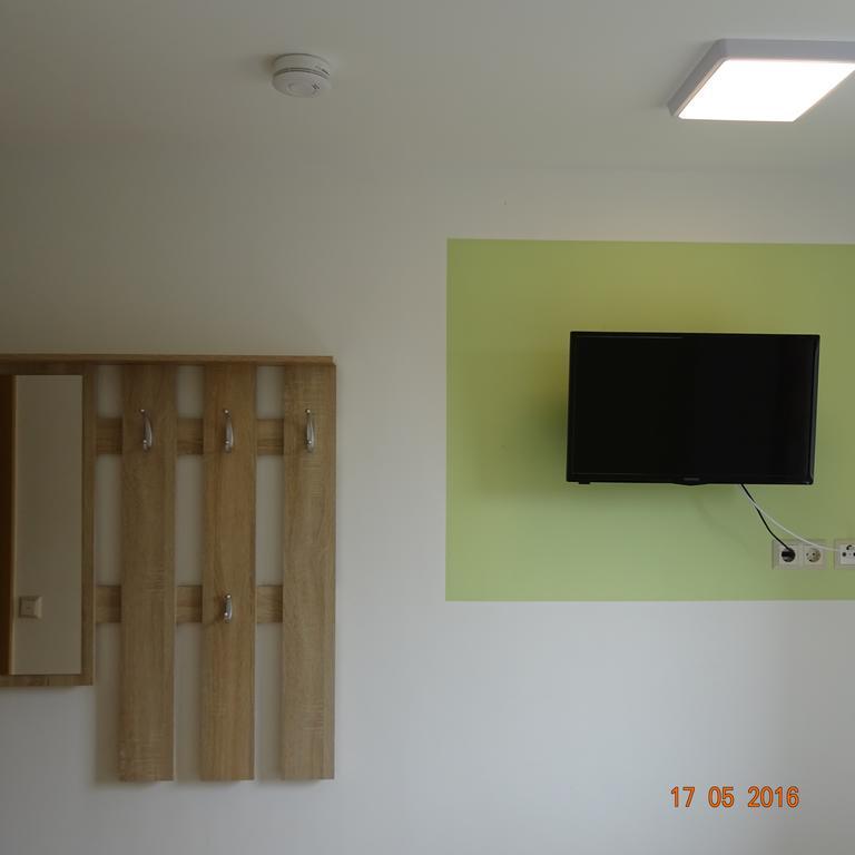 Hotel Einstein Бад Кроцинген Екстериор снимка